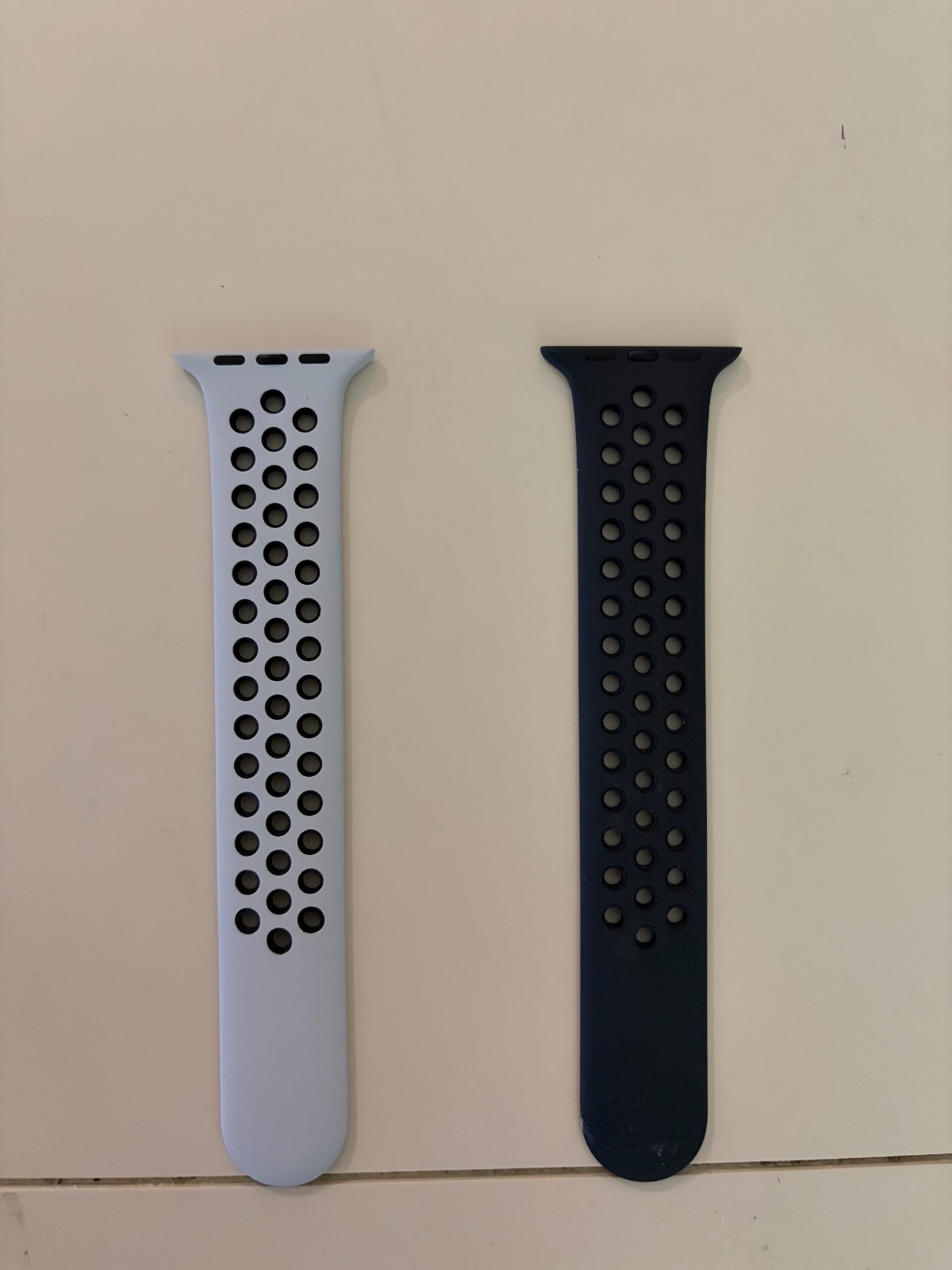 Apple Watch Series SE 44mm (GPS) Nike Edition Aluminum Case – Excellent 5 BANDS