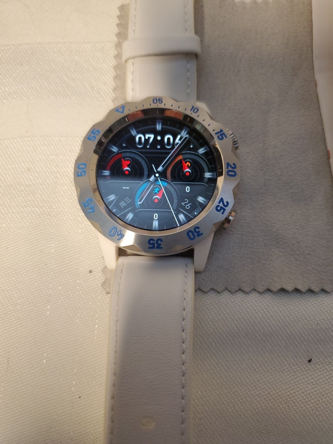 KAVVO Urban Luminous Smart Watch – Oyster Edition