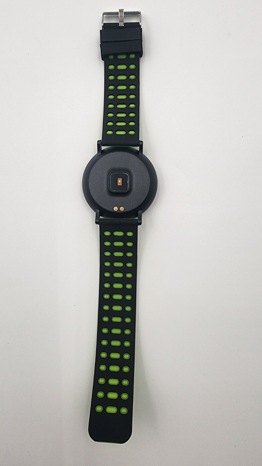 This round smart watch fitness tracker is designed for daily activity tracking a