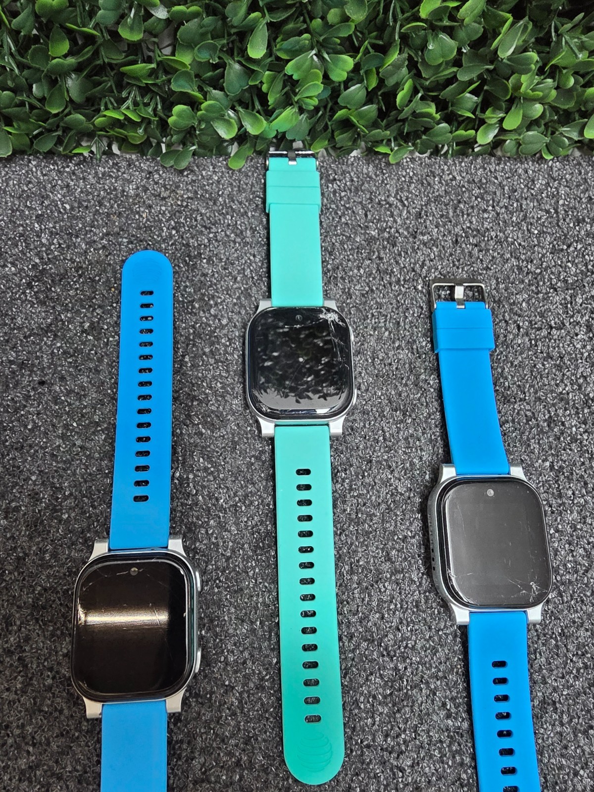 AT&T amiGO Jr. Kids Watch 4G LTE Smartwatch – Broken Screen – FOR PARTS