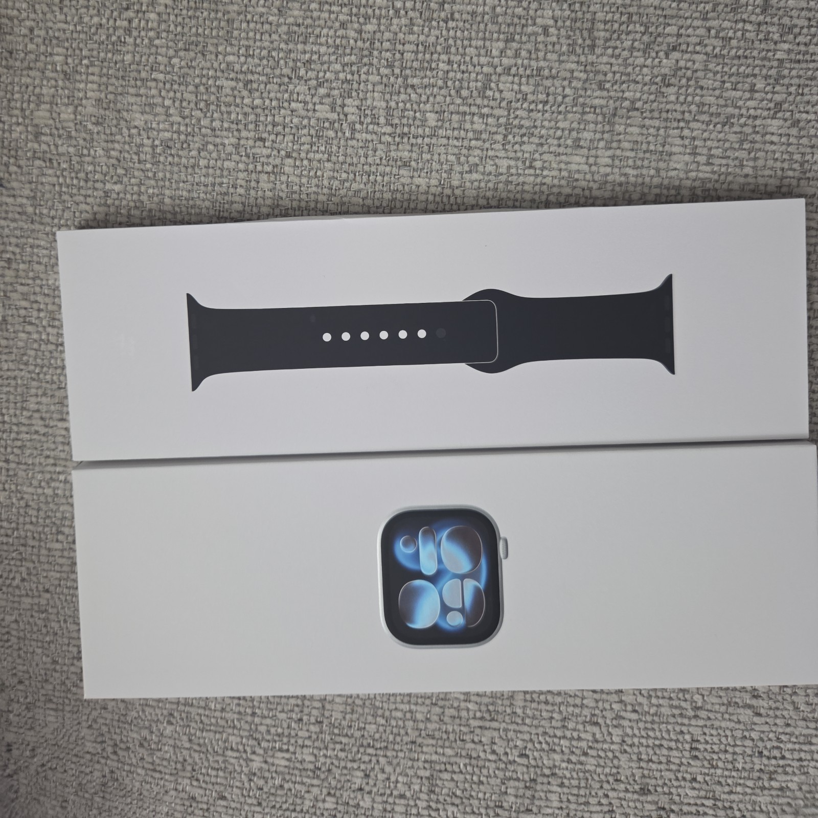 Apple Watch Series 11 46mm Space Gray Aluminum Case Black Silicone Band GPS 64GB