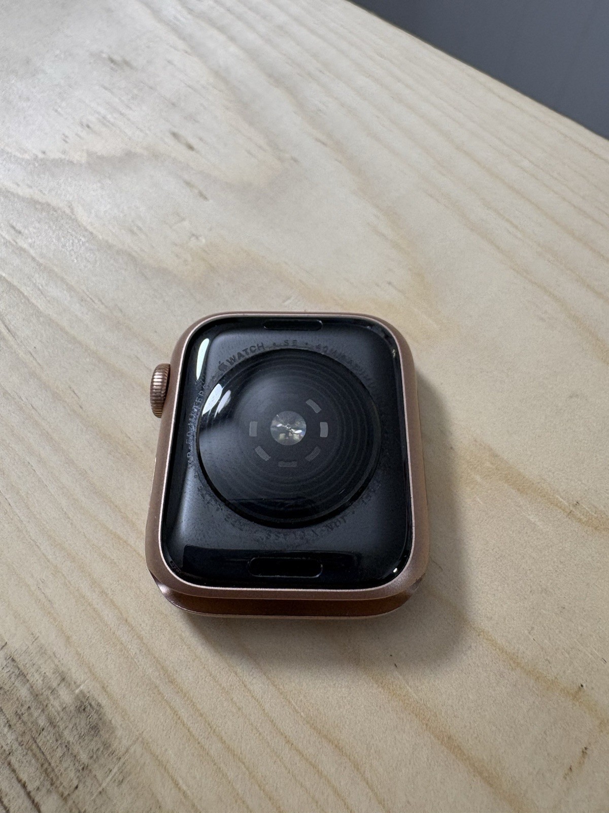 Used Apple Watch SE 40MM Rose Gold For Parts or Repair