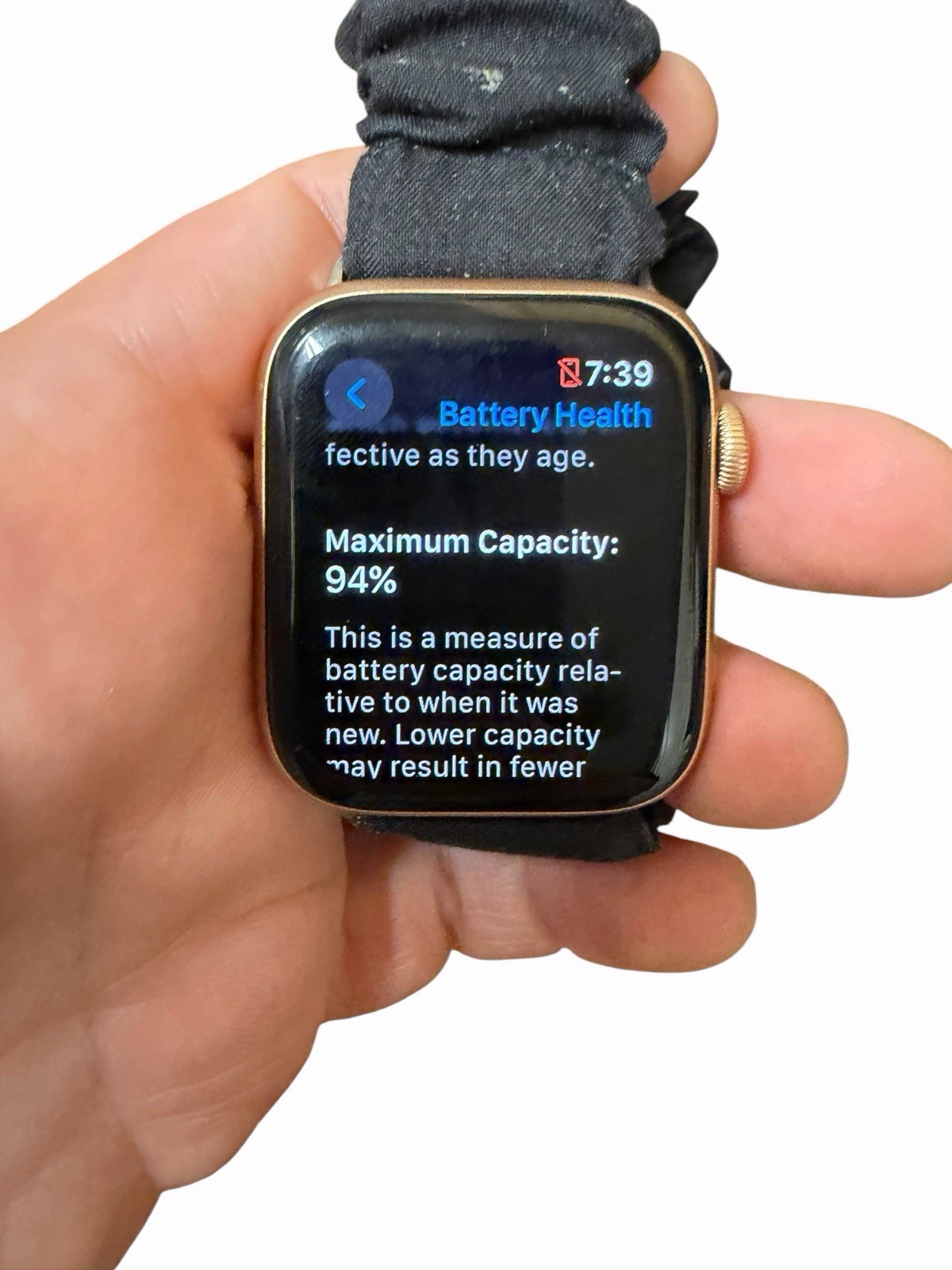 Apple Watch Series 5 44mm GPS Gold Aluminum 94% Battery Health