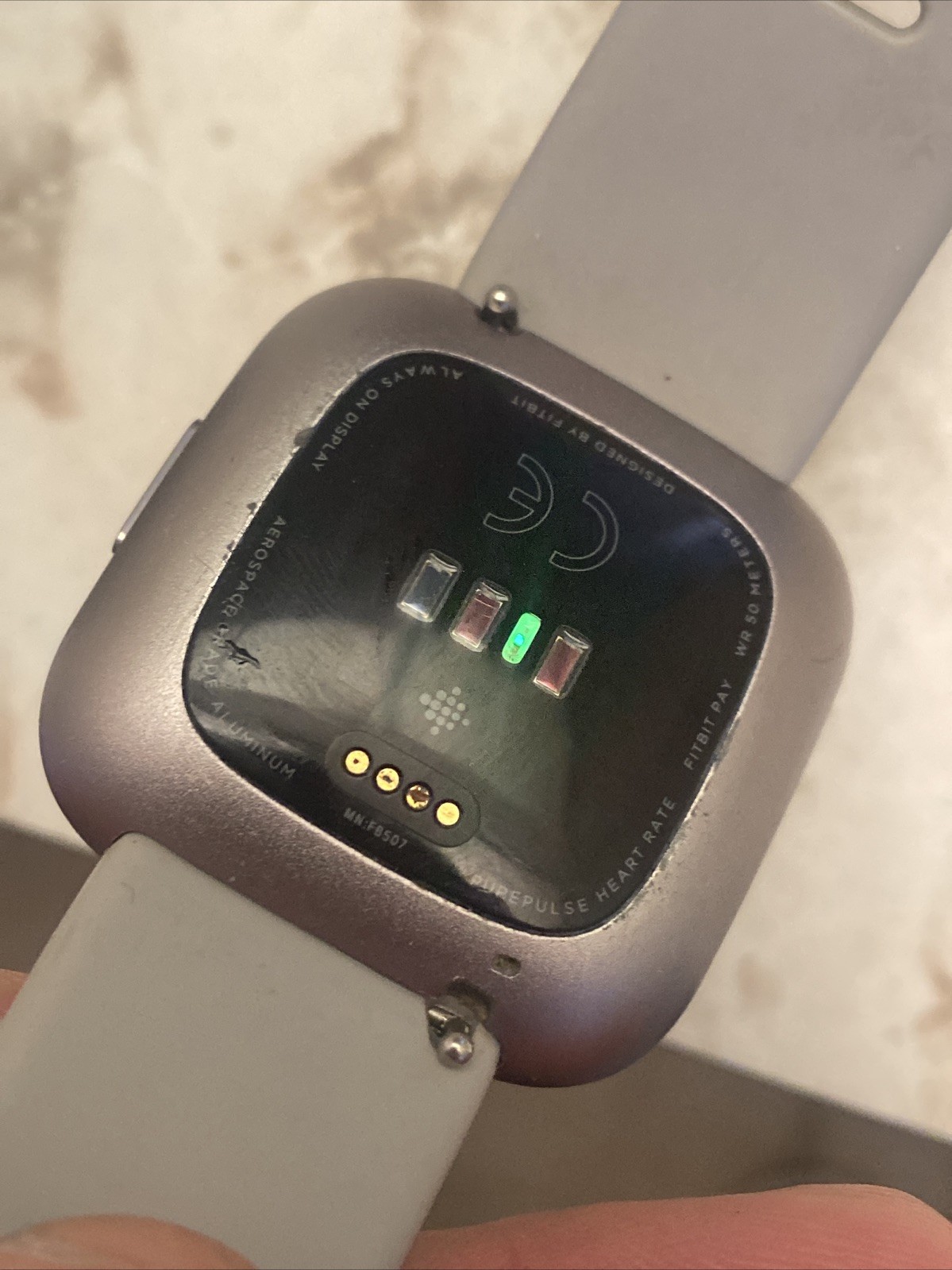 Fitbit Versa 2 Smartwatch Tested Works✅ +Cord & Bands Device Color May Vary
