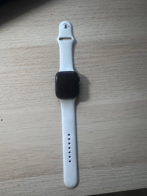 Apple Watch Series 7 45mm Aluminum Case with Sport Band – Starlight, Regular…