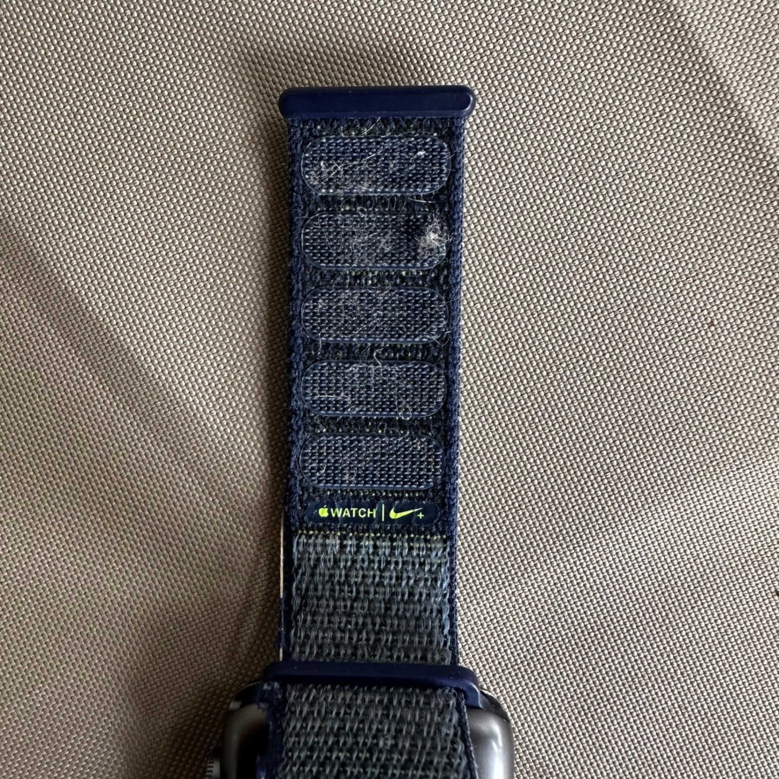 Apple Watch Nike Series 2 GPS 42mm Space Gray Aluminum Sport Loop Band iwatch