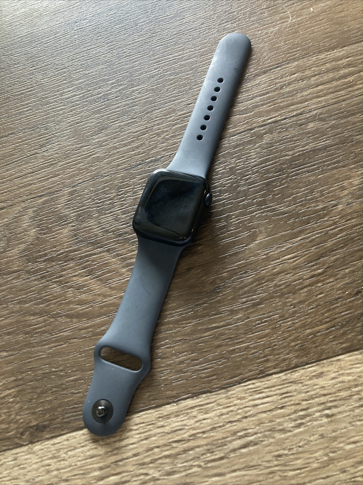 Apple Watch SE 40mm Aluminum Case Ion-X glass •GPS Wr – 50 Meters