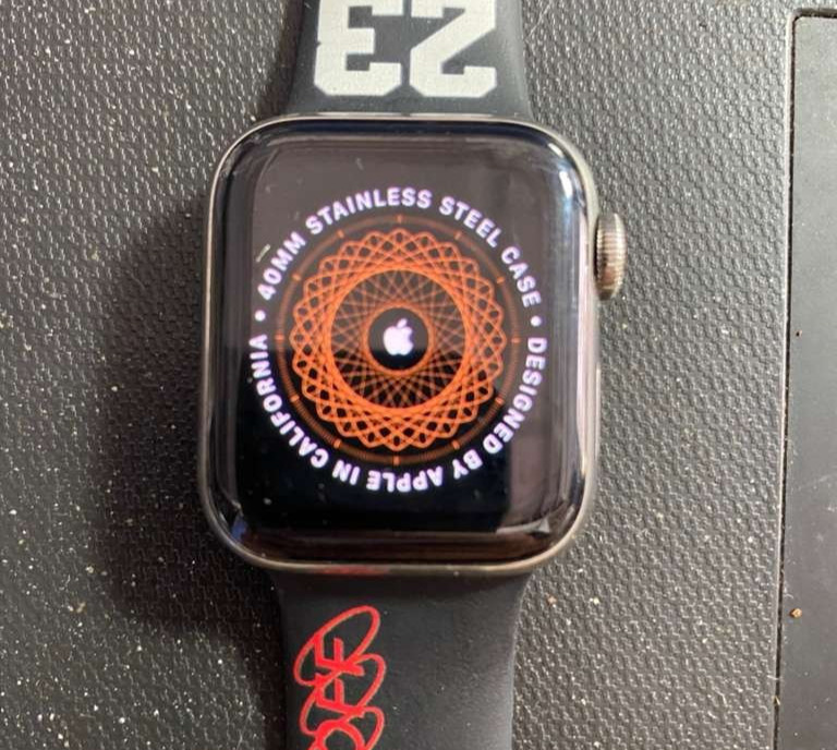 Apple Watch Hermes Series 4 40mm Stainless Steel GPS + Cellular A1975