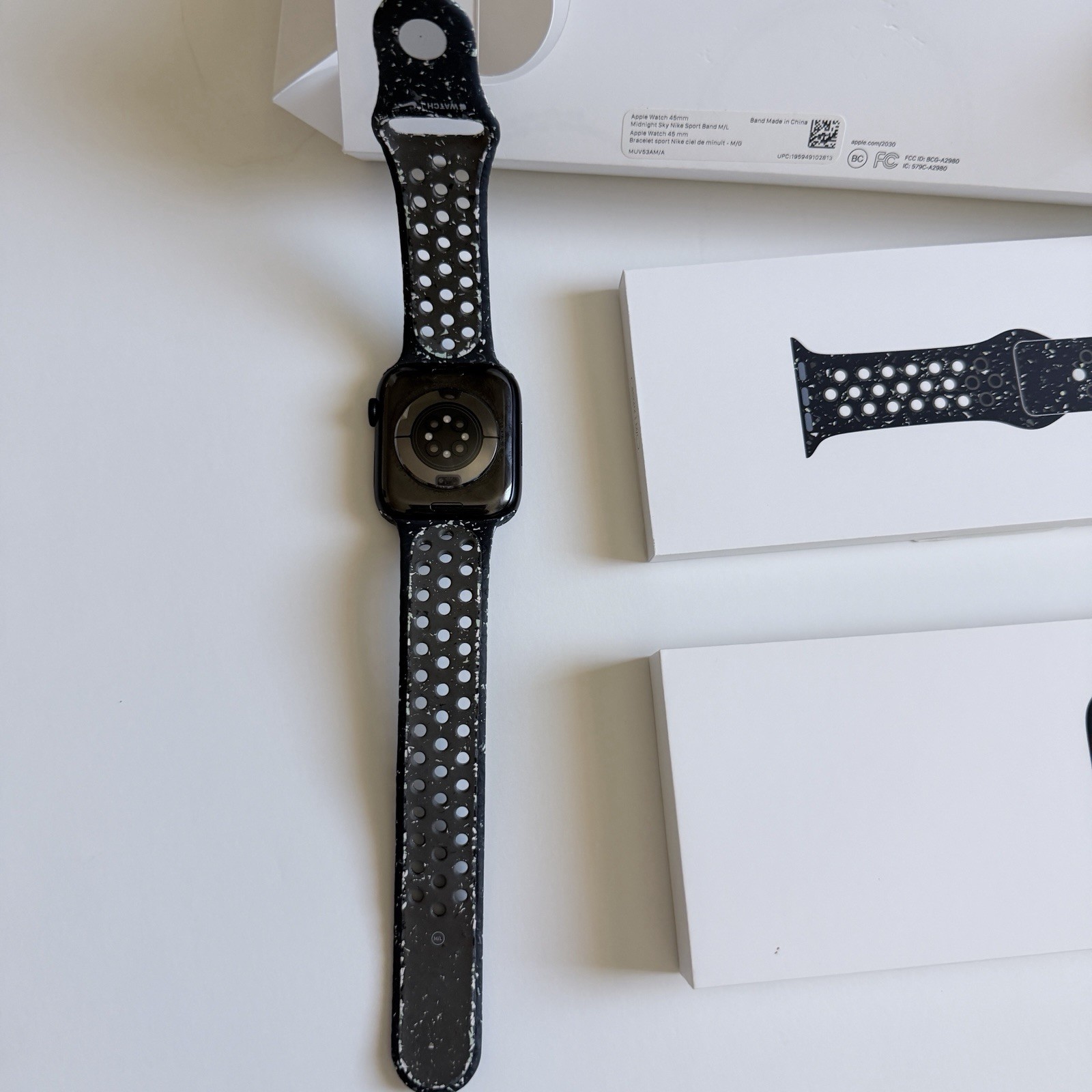 Apple Watch Series 9 45mm GPS Midnight Aluminum Nike Sport Band Box