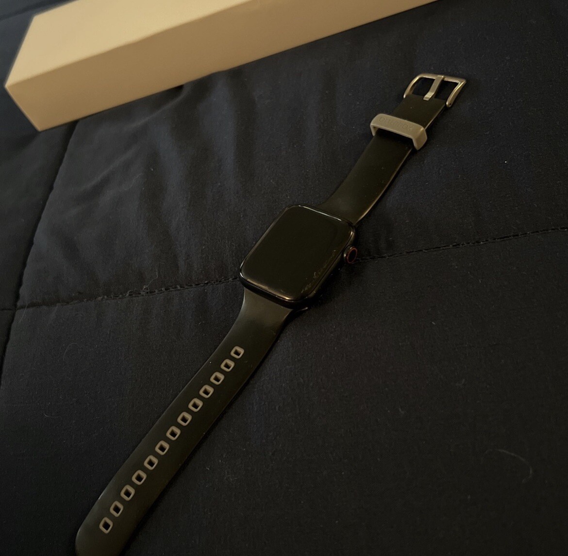 Apple Watch SE (2022) 44mm Midnight Aluminum Case with Sport Band, M/L (GPS +…