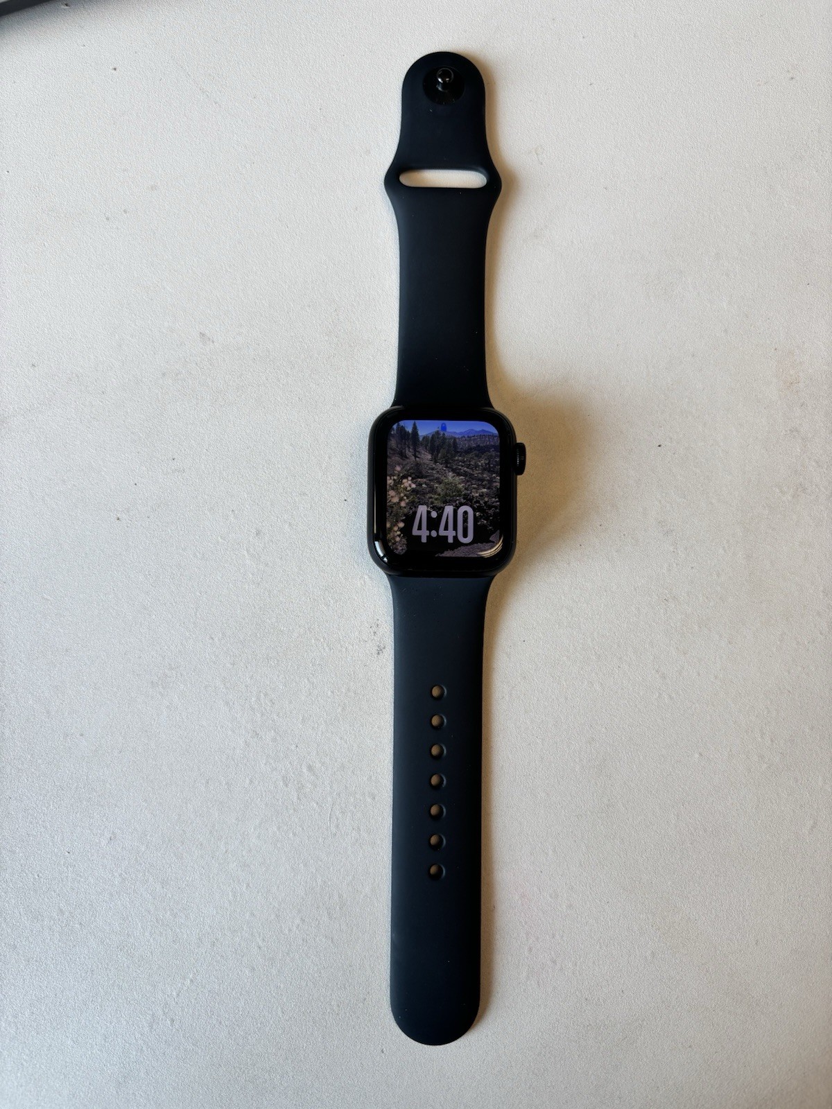 Apple Watch SE Gen 3 GPS 40mm Midnight Aluminum with Midnight Sport Band S/M