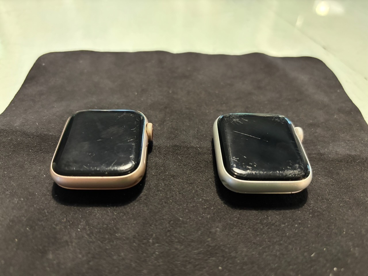 TWO Apple Watch Series 4 – 1x GPS + 1x GPS+LTE