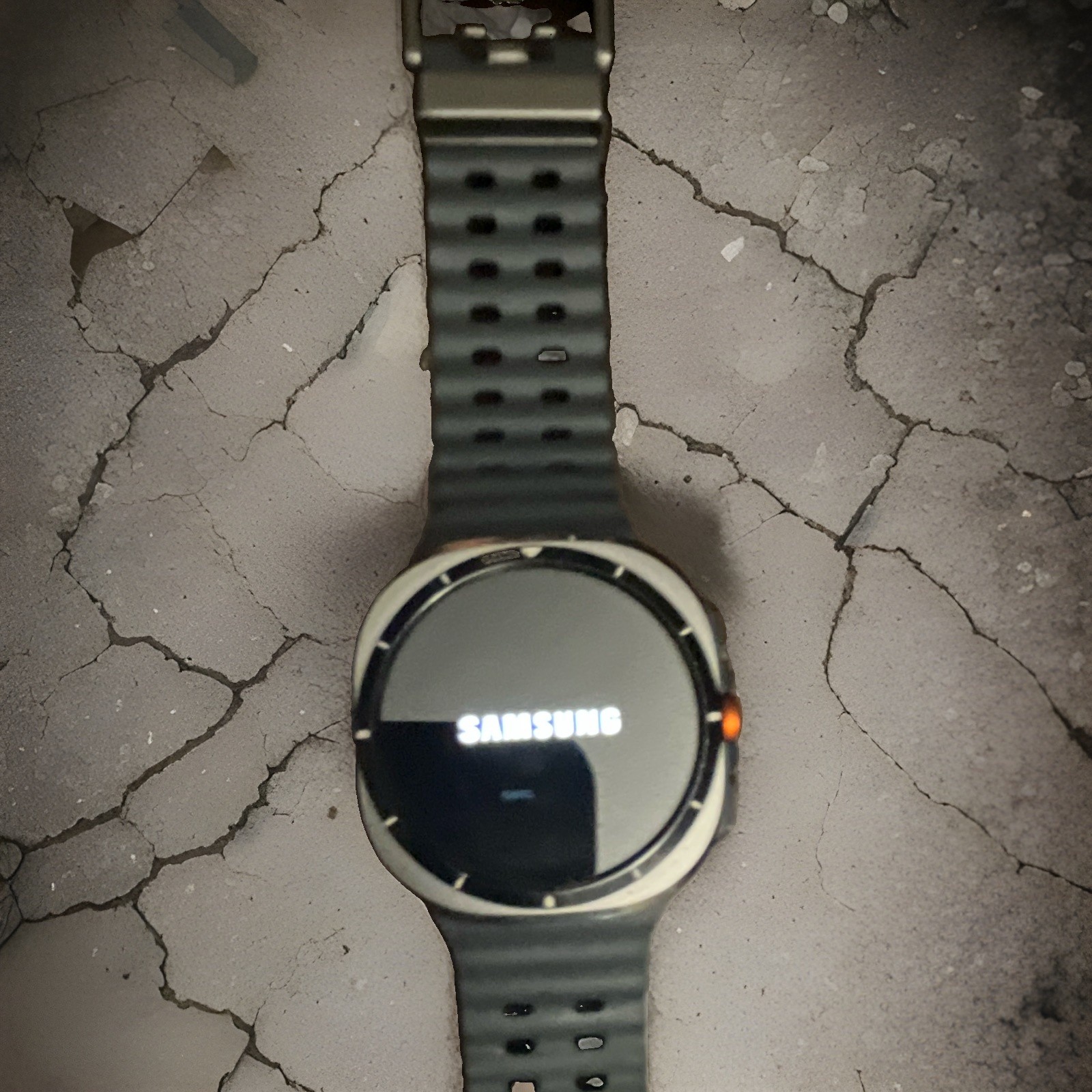 Samsung Galaxy Watch Ultra 47mm Silver Stainless Case Black Silicone BandGPS/LTE