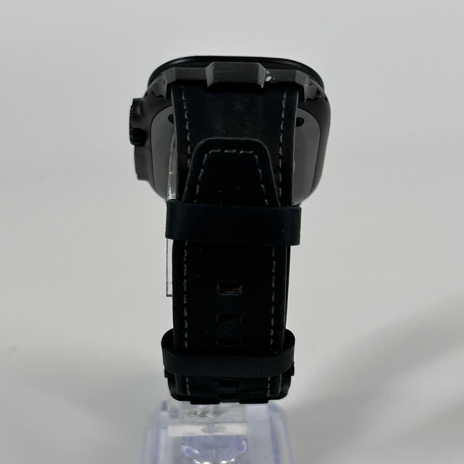 Apple Watch (Ultra 3) 49mm Black Titanium (LTE) w/ Black Leather Band – Good