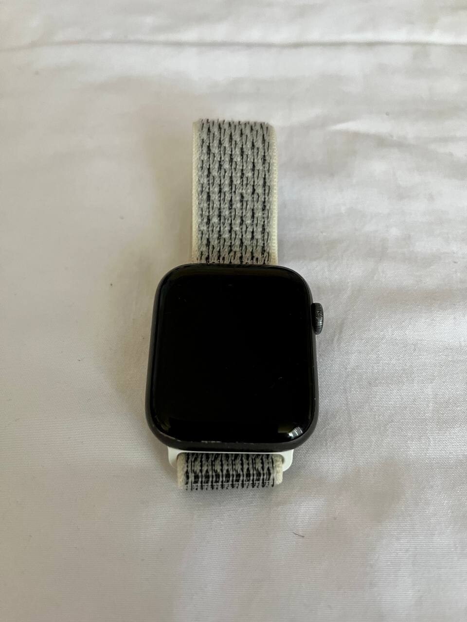 Apple Watch Series 6 (GPS + Cellular, 44mm) – Good Condition