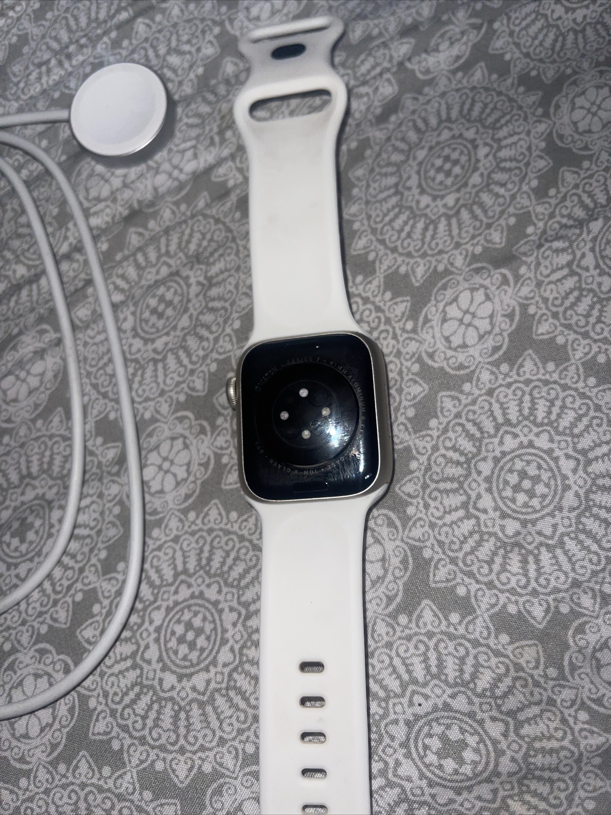Apple Watch Series 7 41mm Aluminum Case with Sport Band – Starlight, Regular…