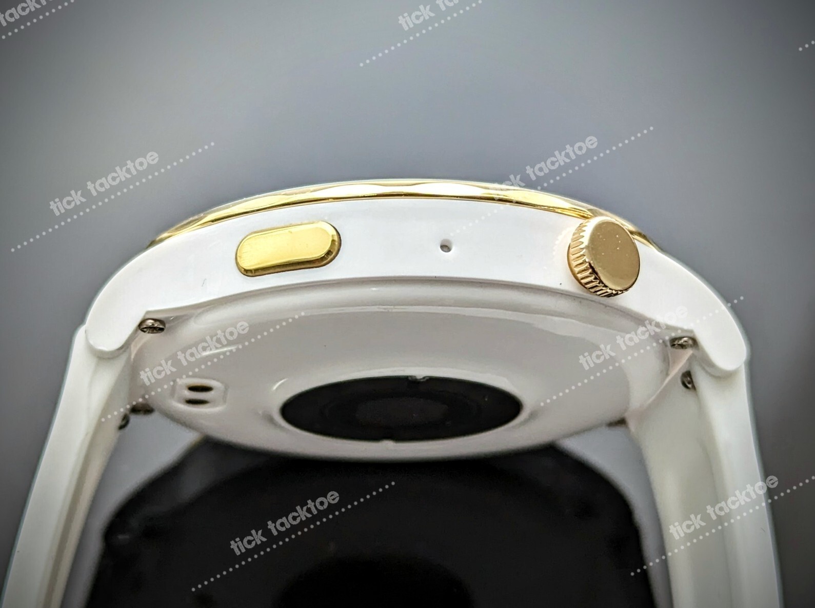 Heart Rate SmartWatch Connect Smartphone Built In Microphone Speaker Touchscreen