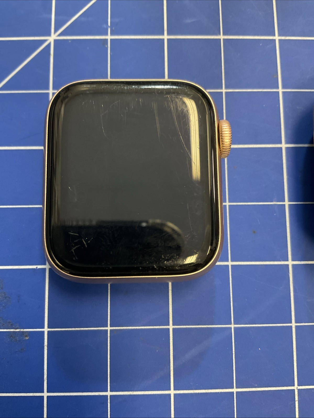 Apple Watch Series 6 40mm Gold Aluminum E421