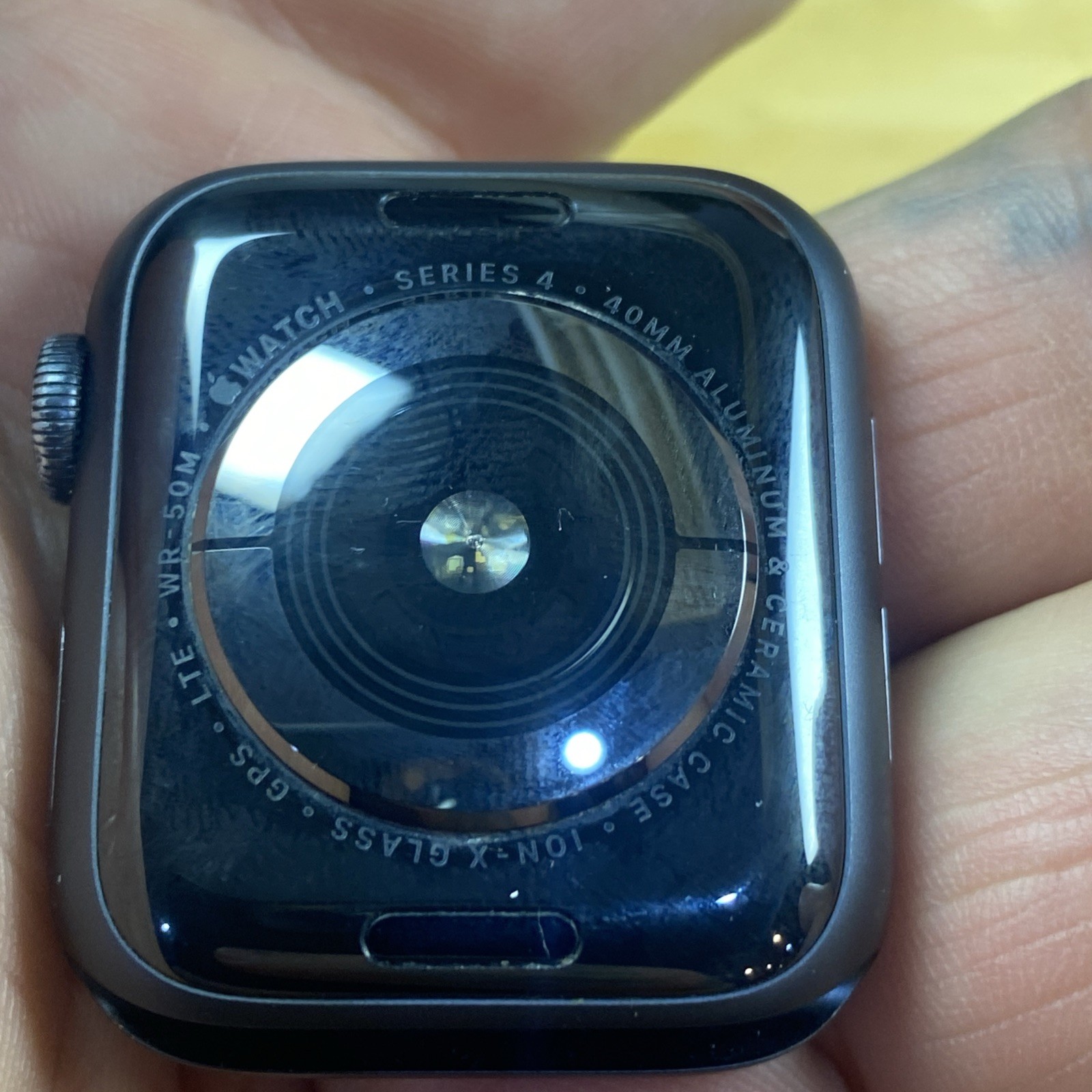 Apple Watch Series 4 / 40MM A1975 Aluminum Space Gray – Fair