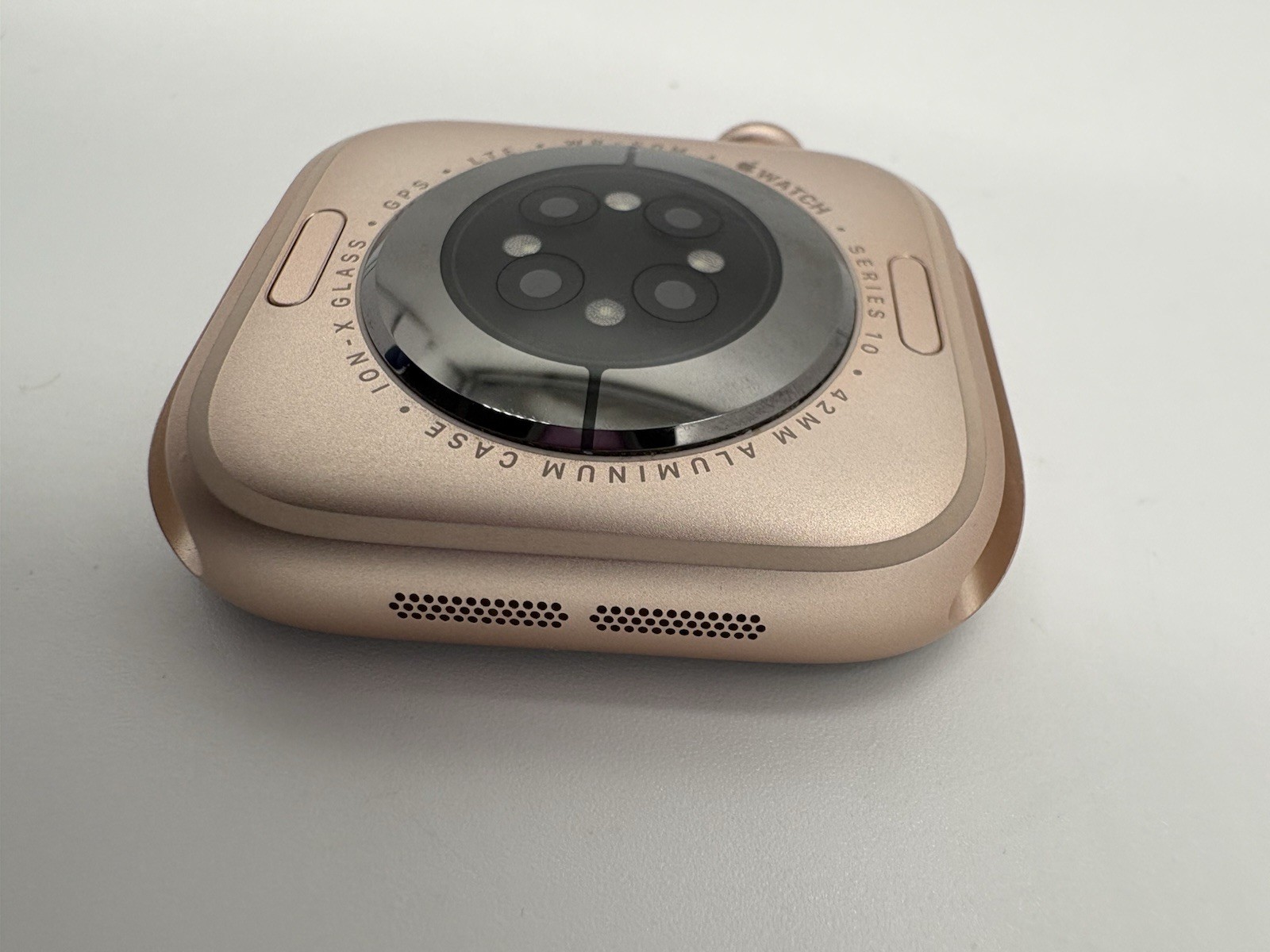 Apple Watch Series 10 – 42mm – GPS + LTE – Rose Gold – Light Blush Band