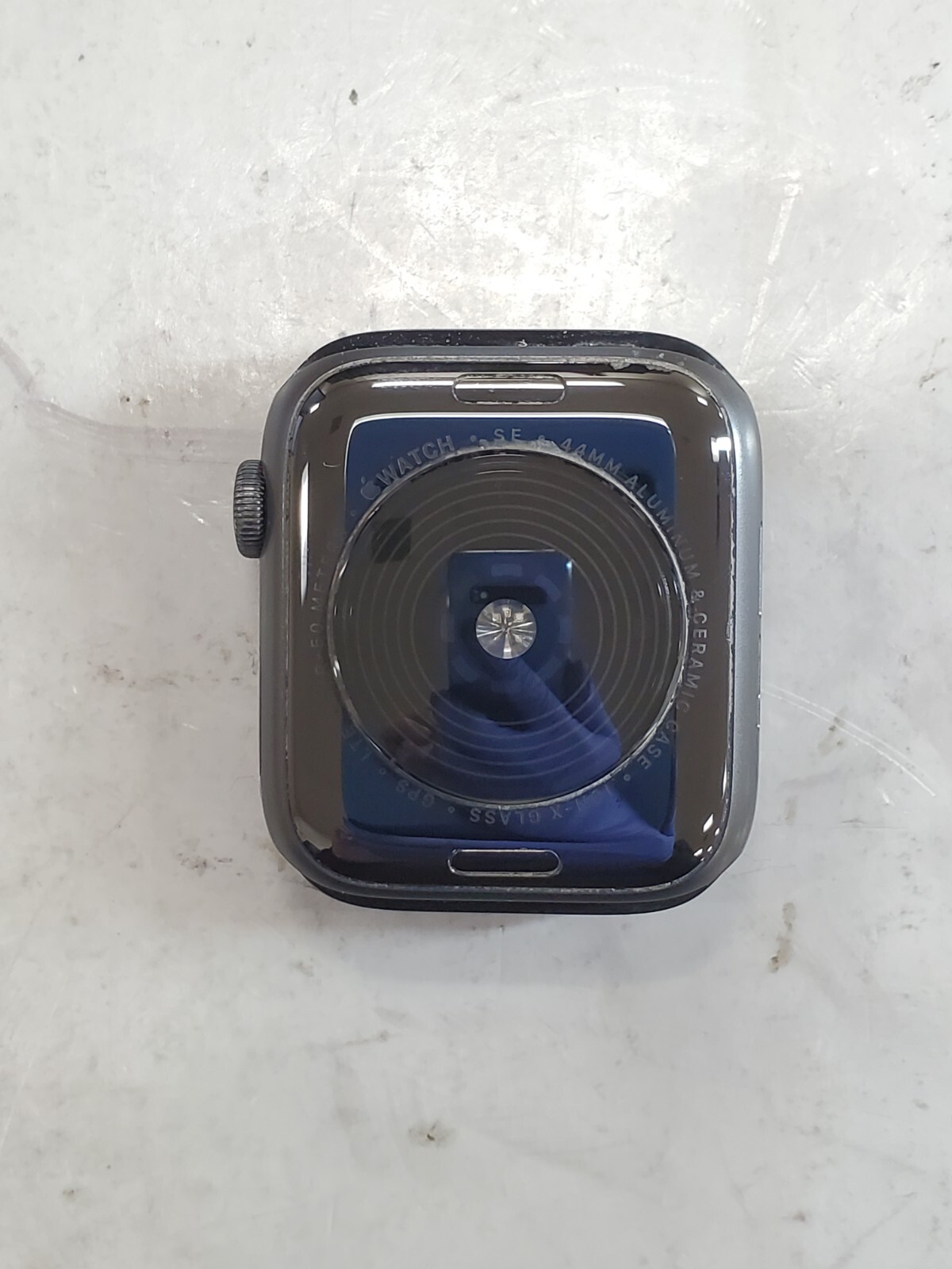 Apple Watch Series SE 44mm A2353 GPS + Cellular Space Gray Aluminum – Fo – 373B
