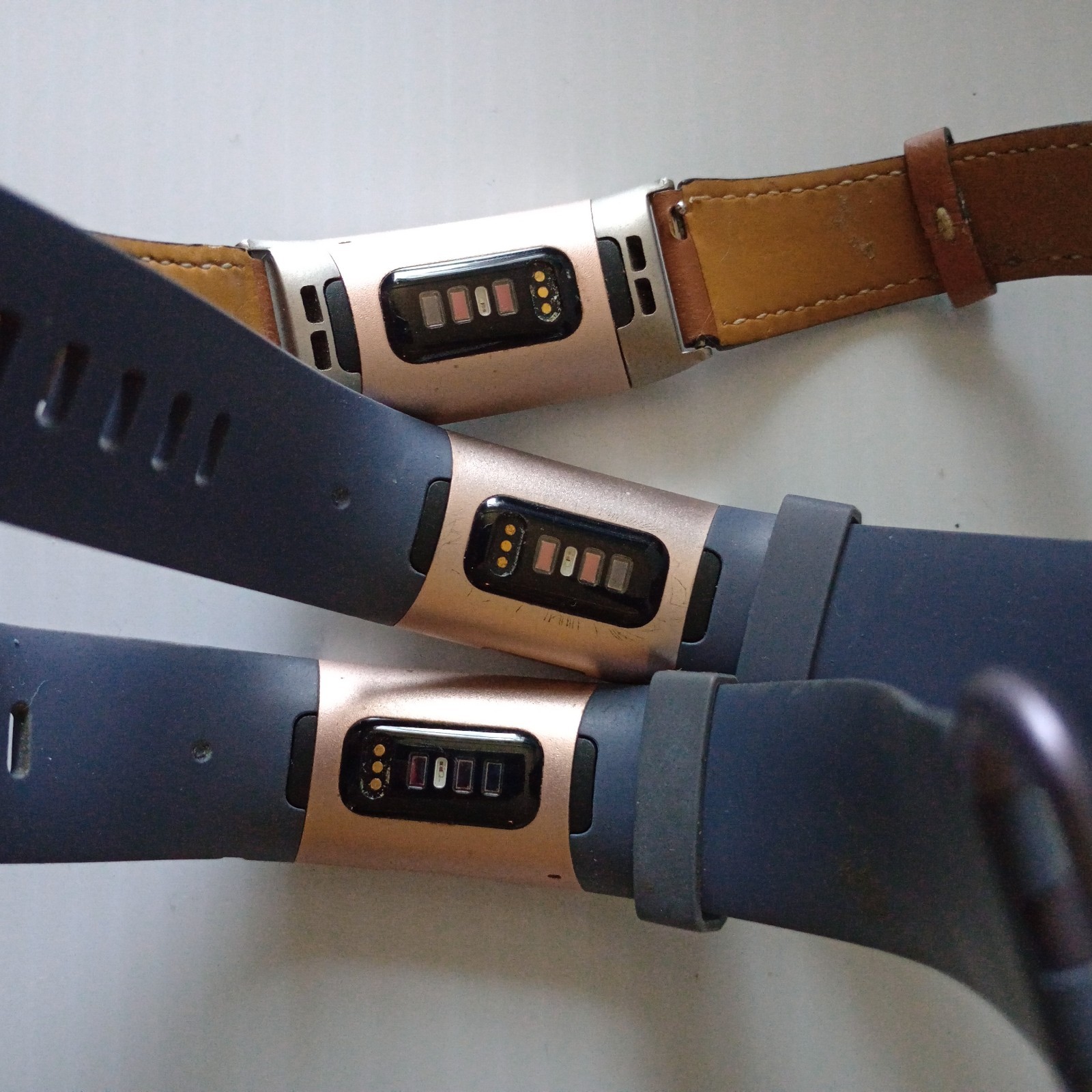 Lot of 12 Fitbit Charge 3 & 4 Fit Watches Untested parts *READ FB417,FB410,FB409
