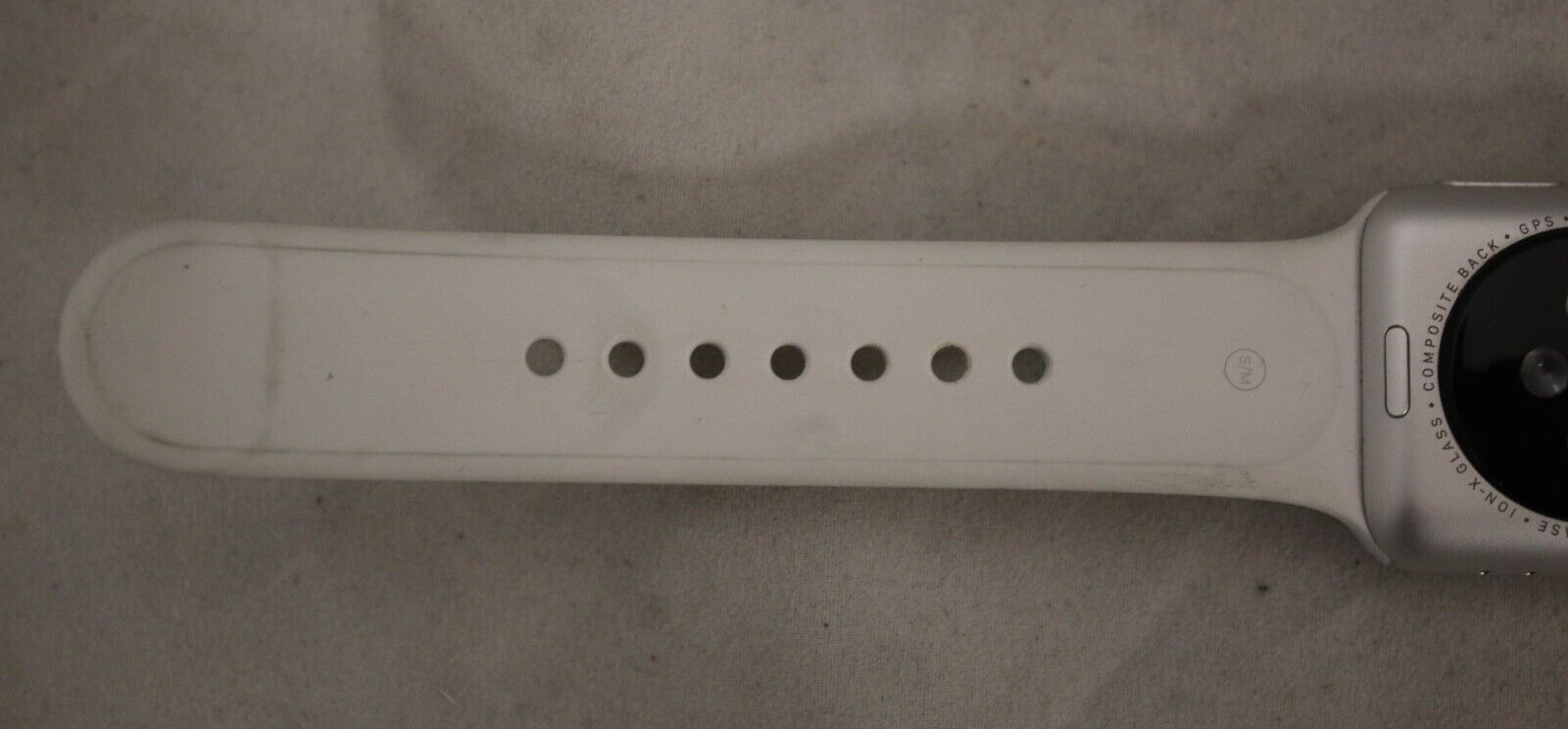 Apple Watch Series 3 38 mm Silver Aluminum Case White Sport Band