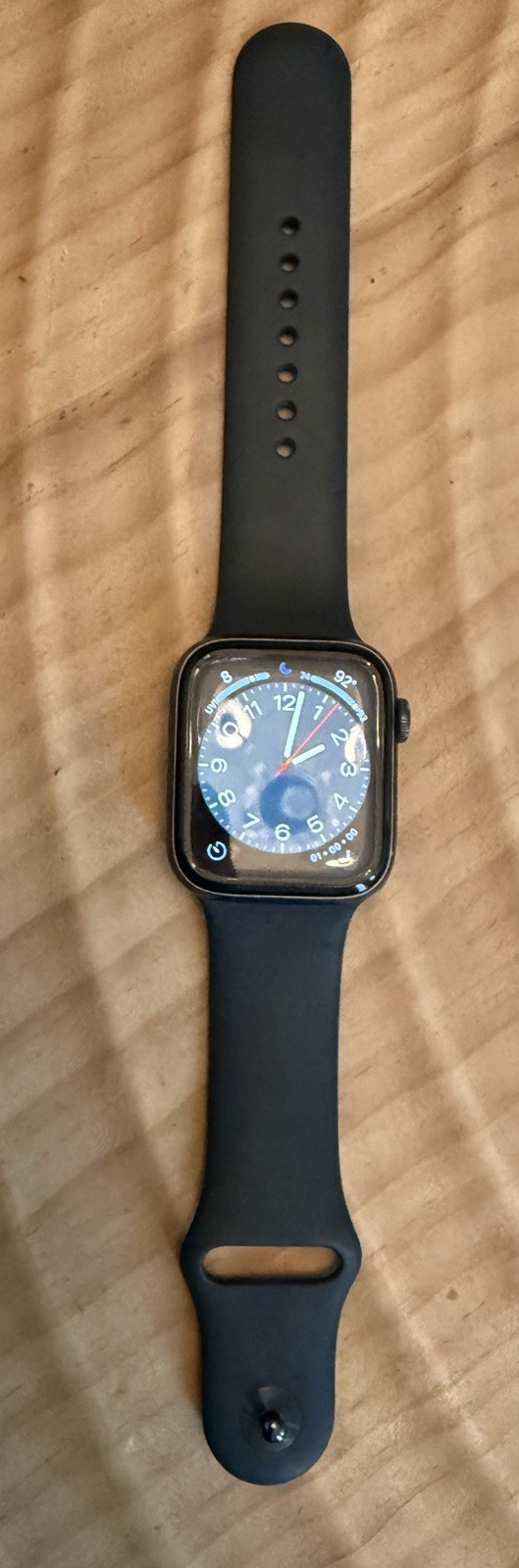 Apple Watch Series 5 44mm GPS + Cellular Space Gray Aluminum 100% Battery Health