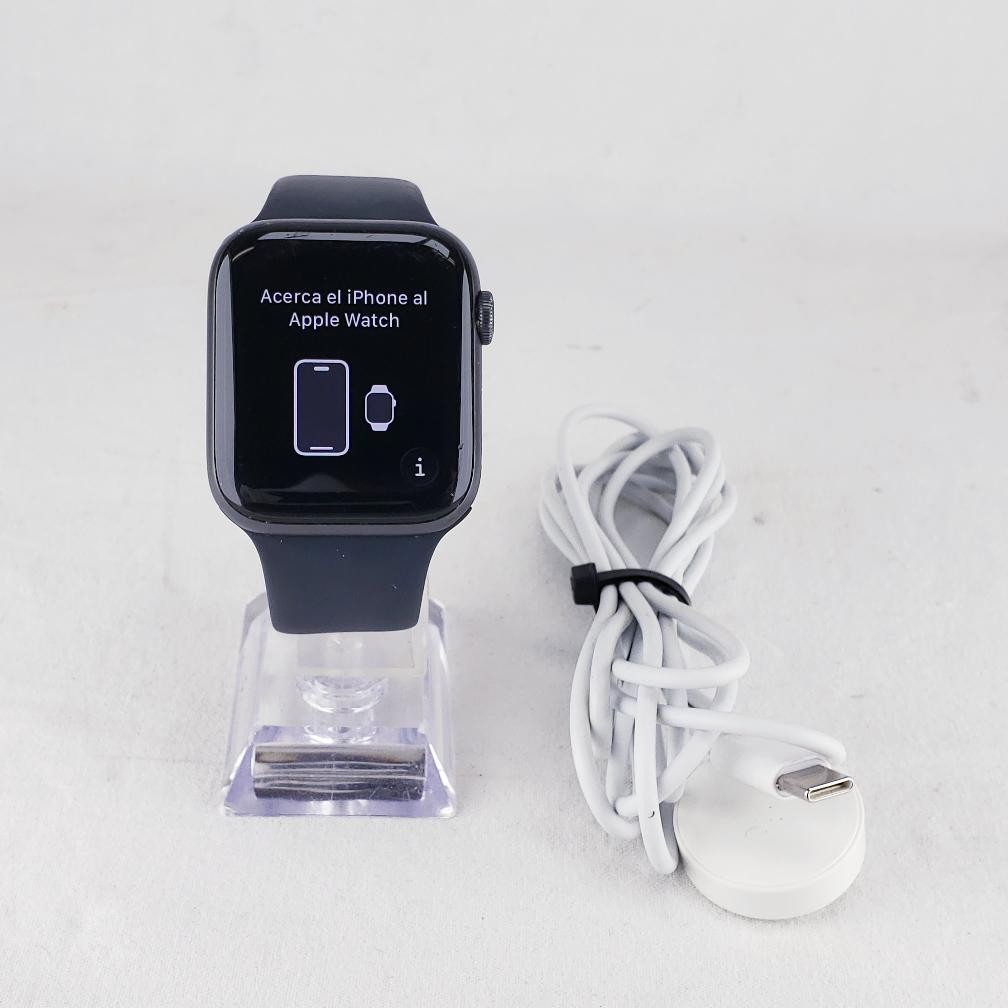 Apple Watch Series 6 (GPS Only) 44mm – 32GB – Space Gray – M00H3LL/A