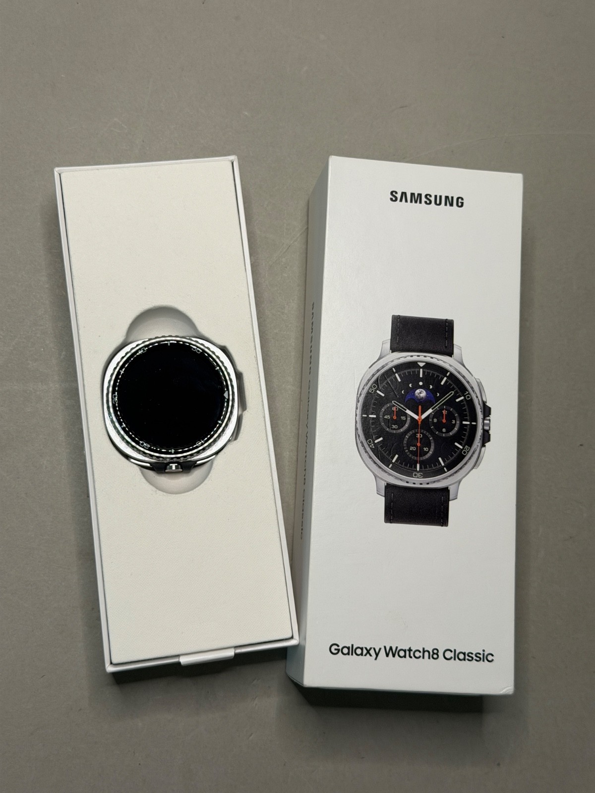 Samsung Galaxy Watch 8 Classic LTE 40mm Unlocked Silver Black Smartwatch L505U