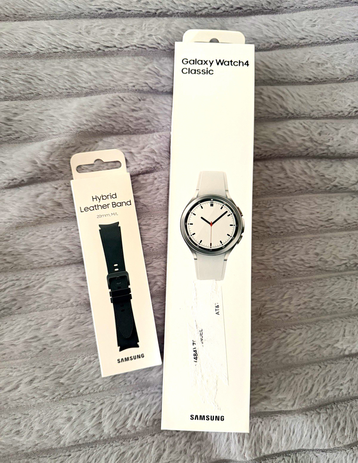 Samsung Galaxy Watch4 Classic 42mm Silver/White W/extra black hybrid strap EUC!
