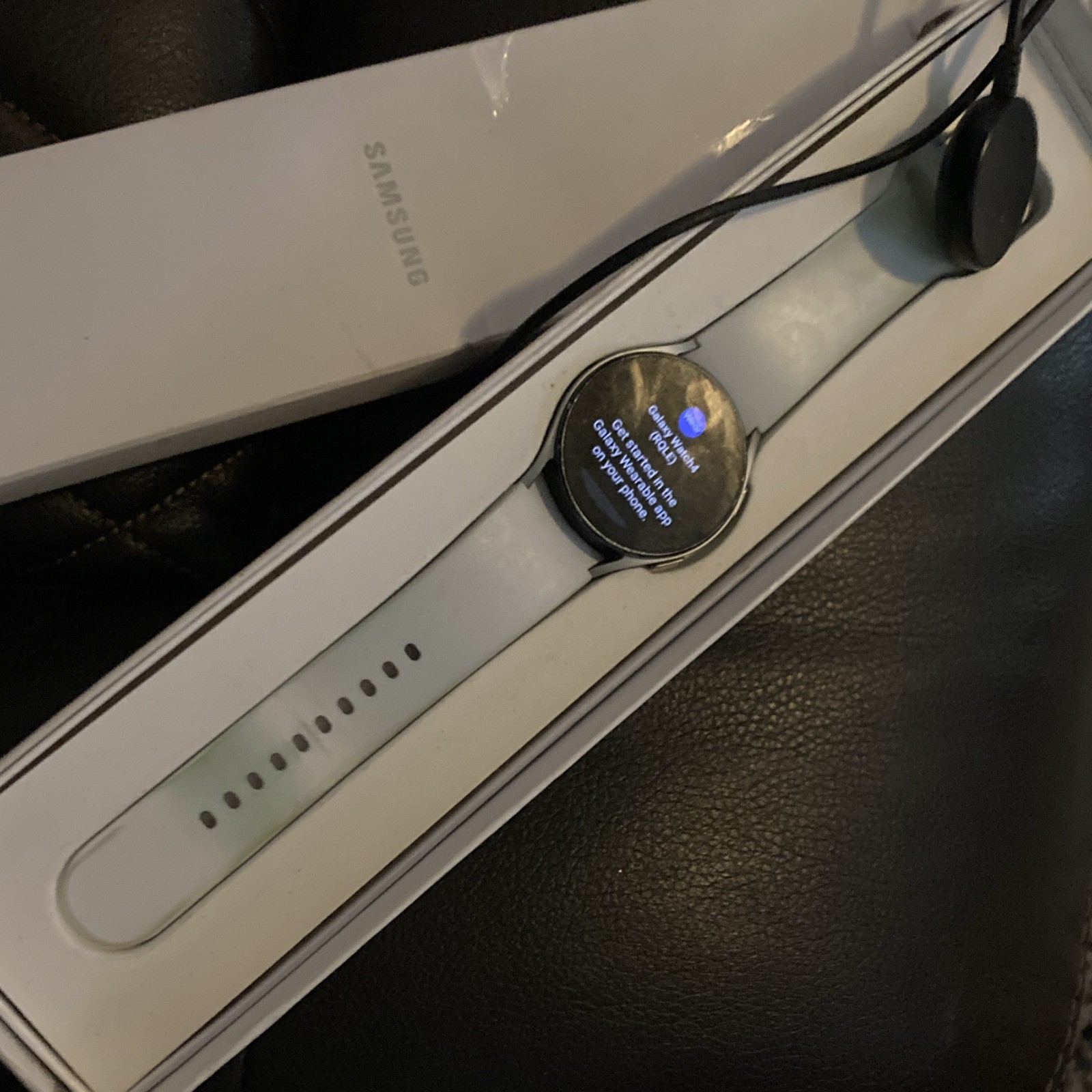 Samsung Galaxy Watch Active2 40mm Silver Metal Case White Silicone Band 4GB