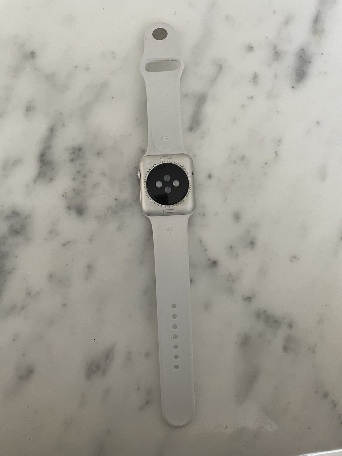 Apple Watch Series 3 GPS 42mm Silver Aluminum Case White Sport Band – MTF22LL/A