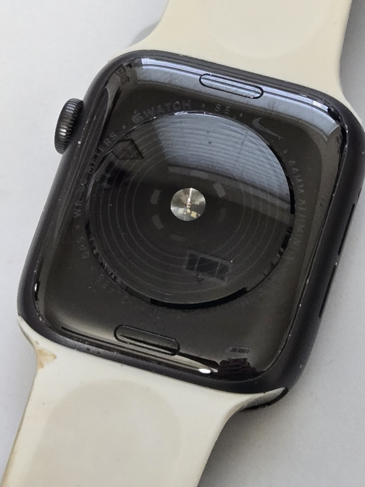 Apple Watch SE Nike 44mm GPS Rick & Morty Band + 4 Additional Bands LOCKED