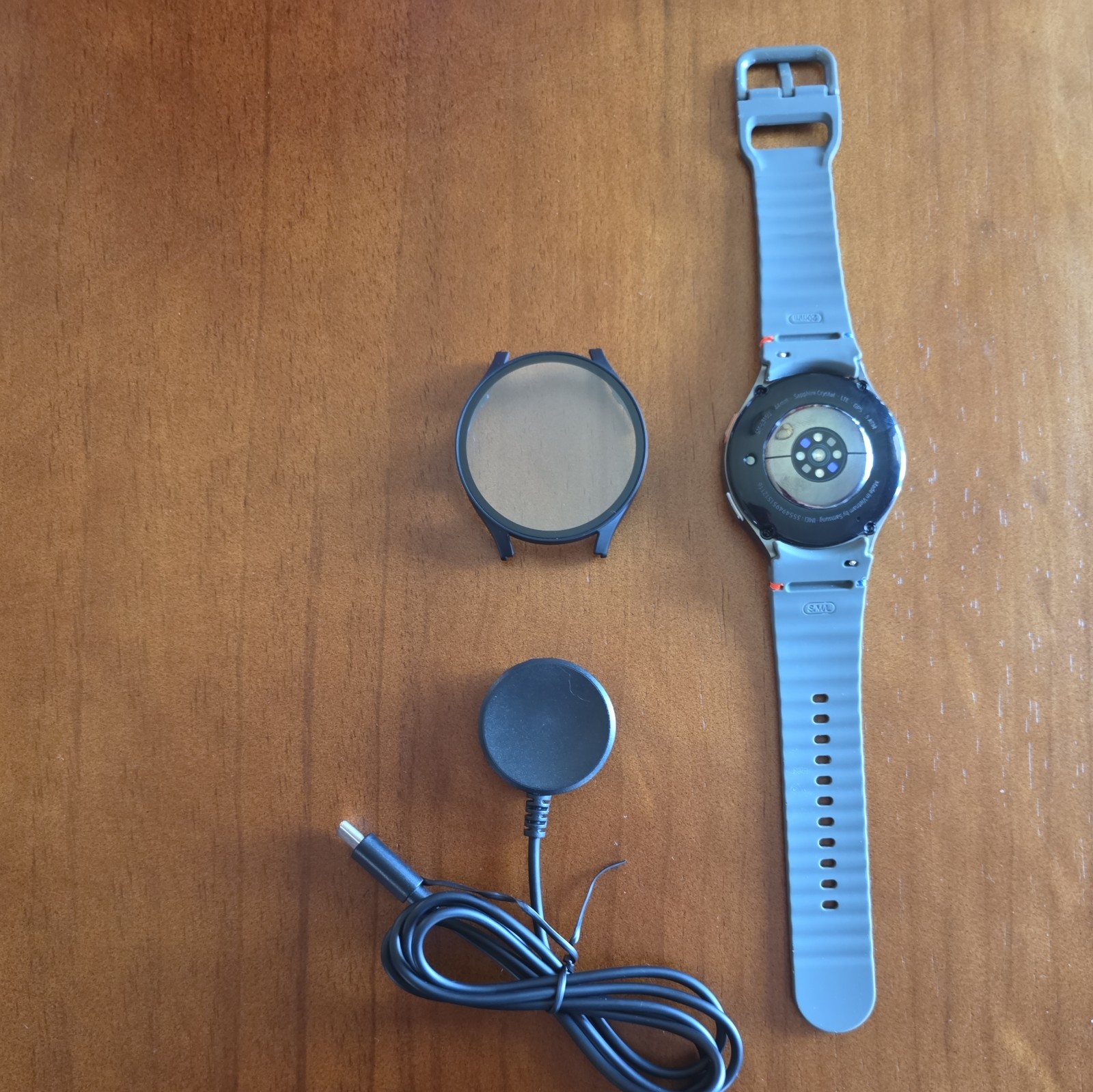 Samsung Galaxy Watch 7 44mm GPS + WiFi + Bluetooth Silver Green L310 – Excellent