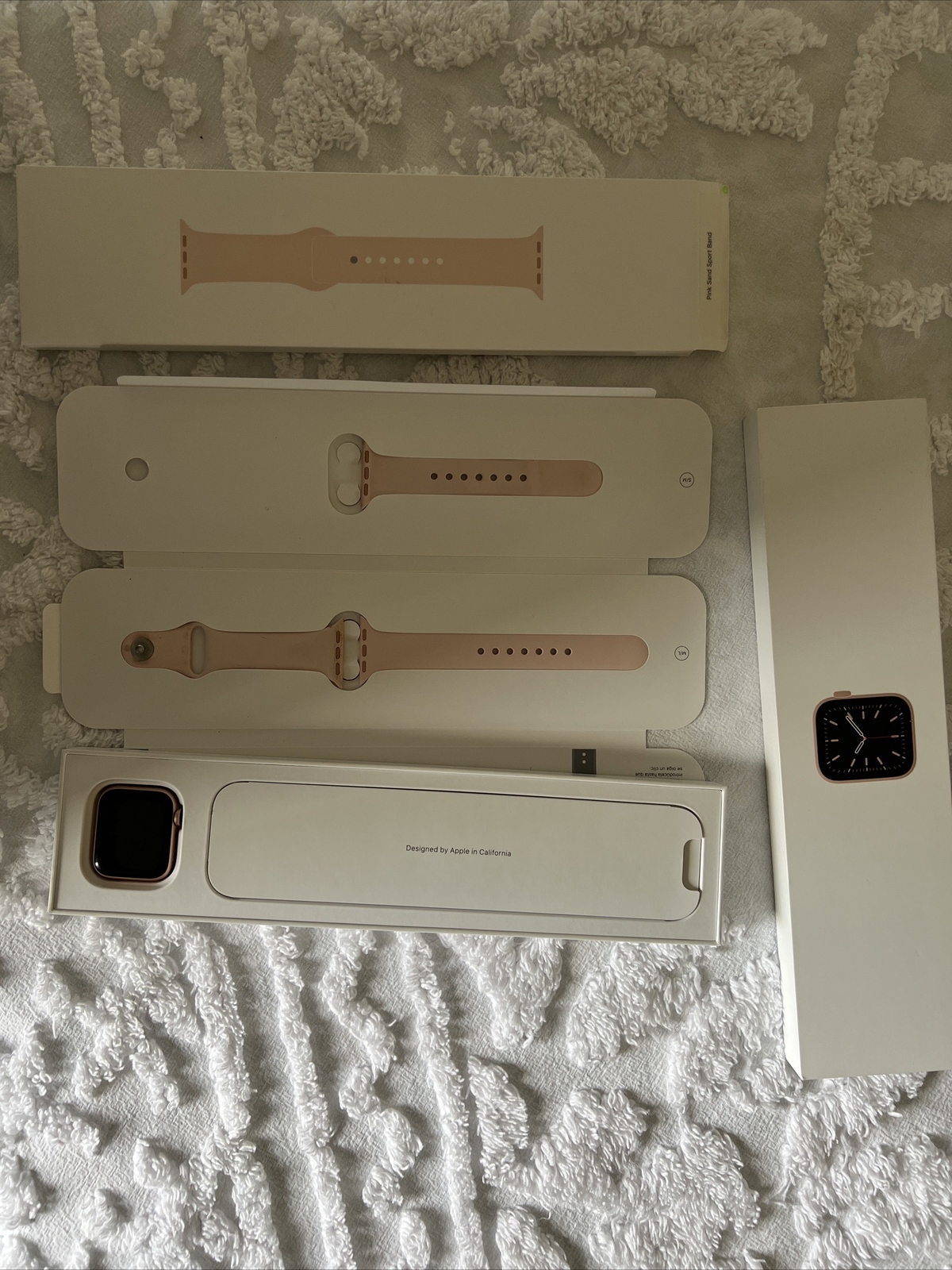 Apple Watch Series 6 40mm Gold Aluminum Case with Pink Sand Sport Band (GPS +…