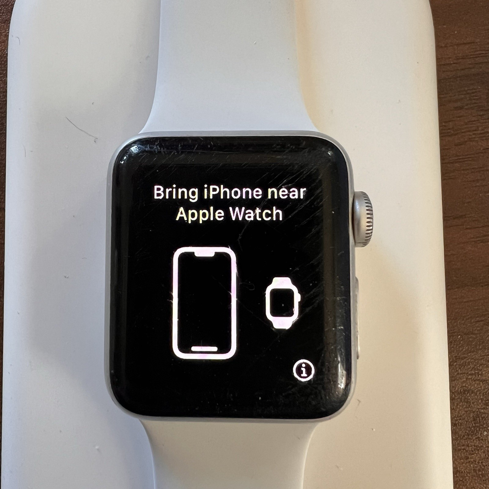Apple Watch 3 GPS White Band 38mm Silver 90% Battery Model MTEY2LL/A Complete +