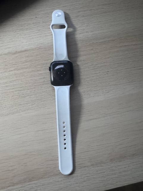 Apple Watch Series 7 45mm Aluminum Case with Sport Band – Starlight, Regular…