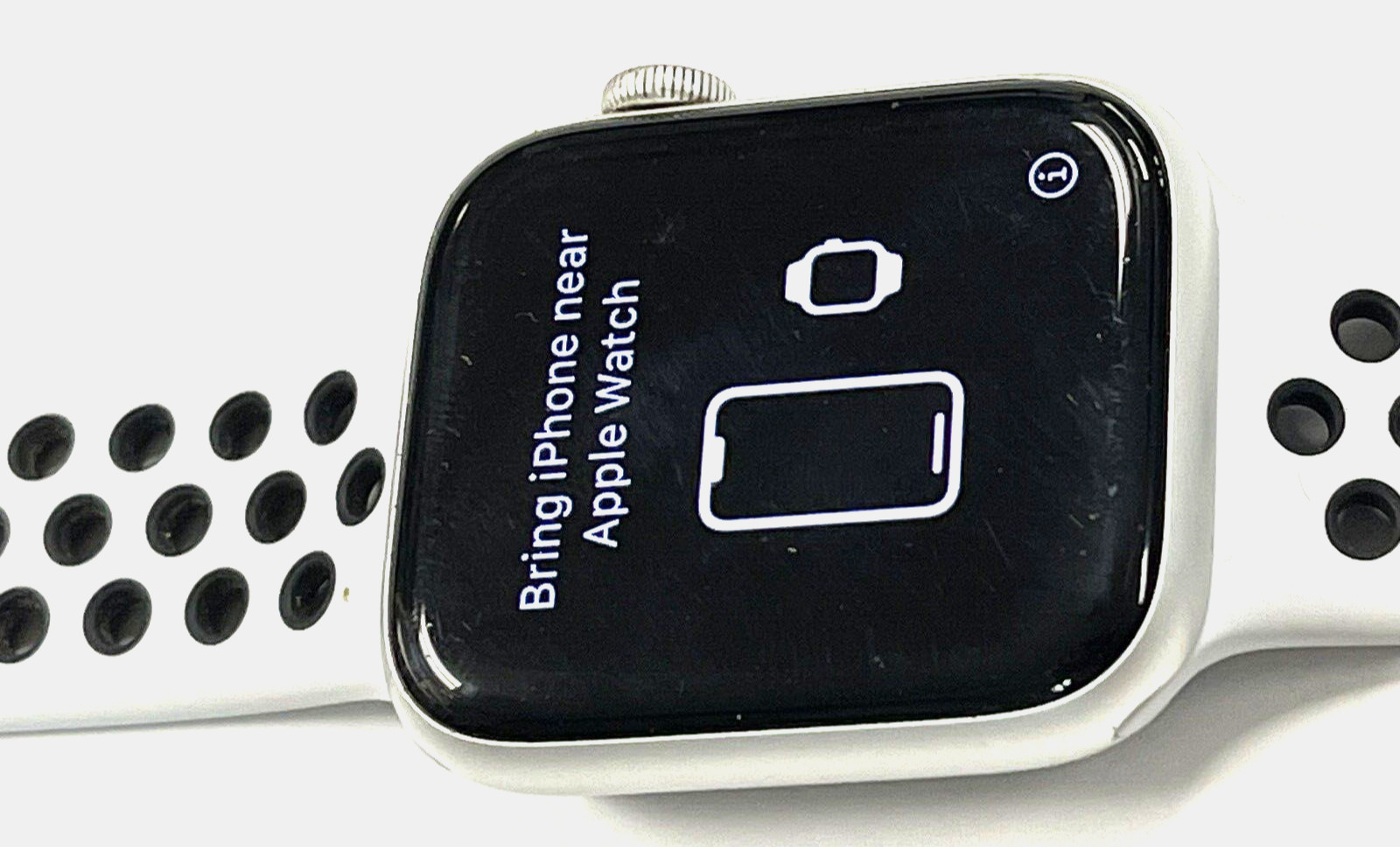 Apple Watch SE Nike A2352 44mm GPS .WR-50 Meters