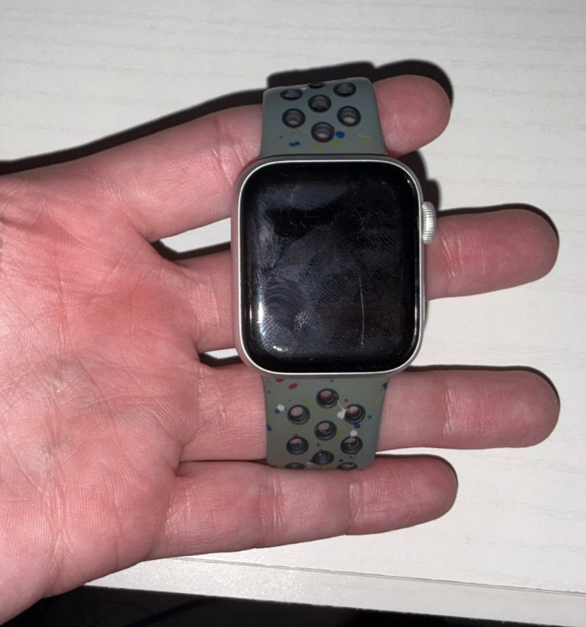 Apple Watch Series 38 mm – USED with scratches – with third party grey band