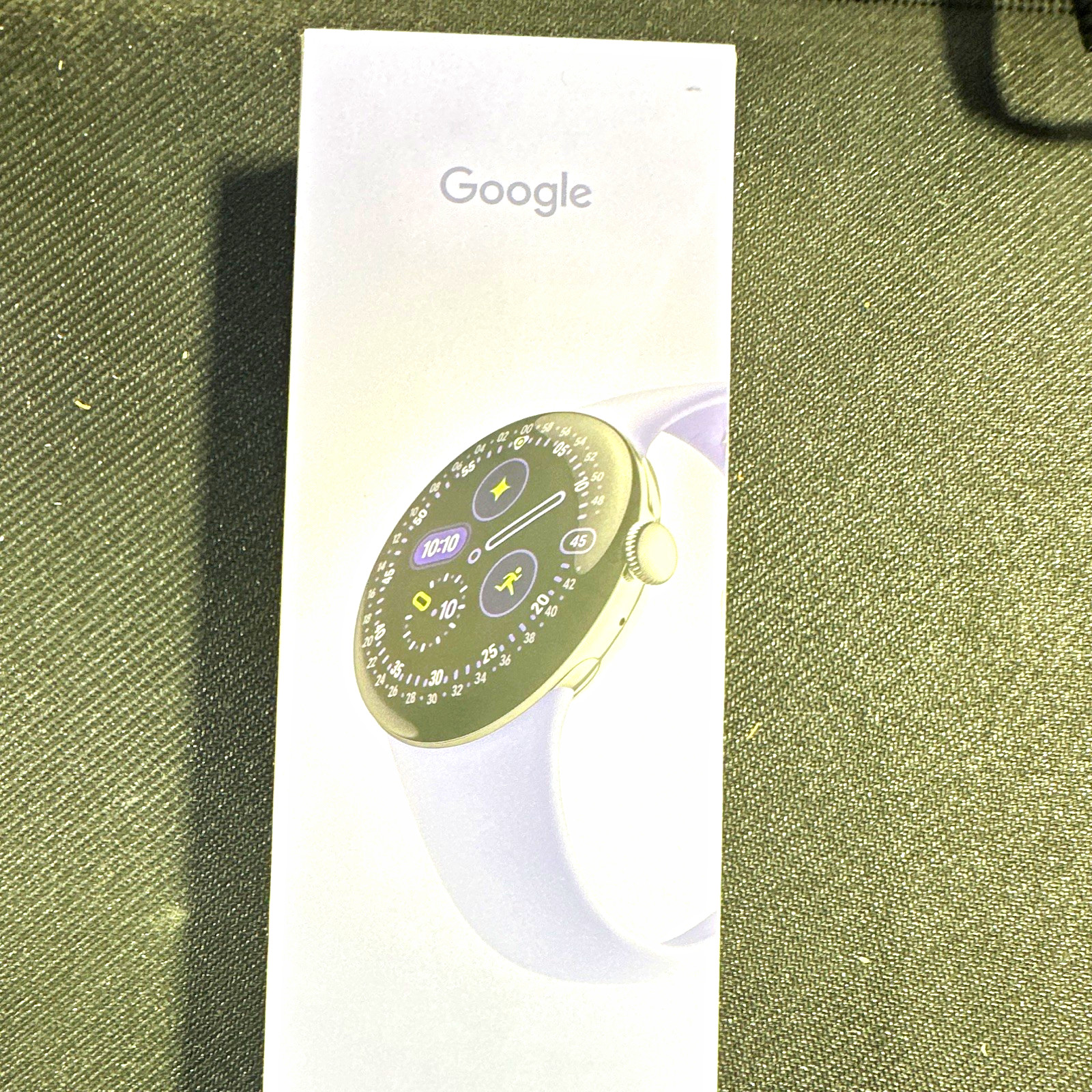 Google Pixel Watch 4 41mm Wi-Fi 32GB Silver Aluminum Case Purple Silicone