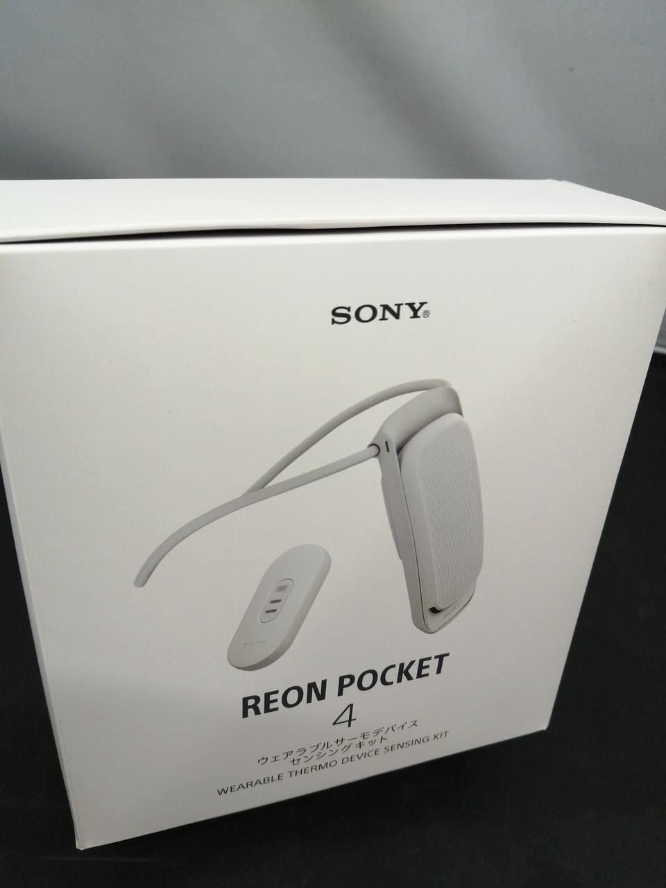 Sony REON POCKET 4 Wearable Thermo Device Portable Heating Cooling Gadget