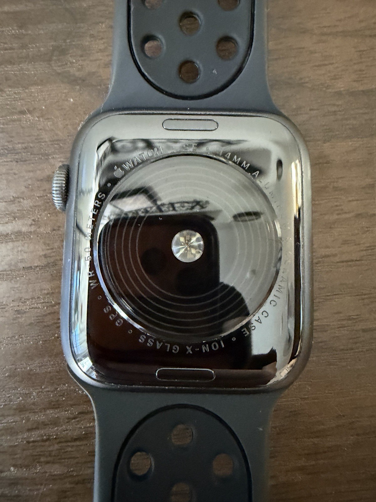 Apple Watch SE 44mm Aluminum GPS, Sports Band