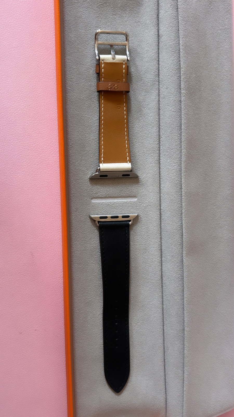 Apple Watch Hermès 40mm Black Stainless Steel 32GB w/ White Leather Band
