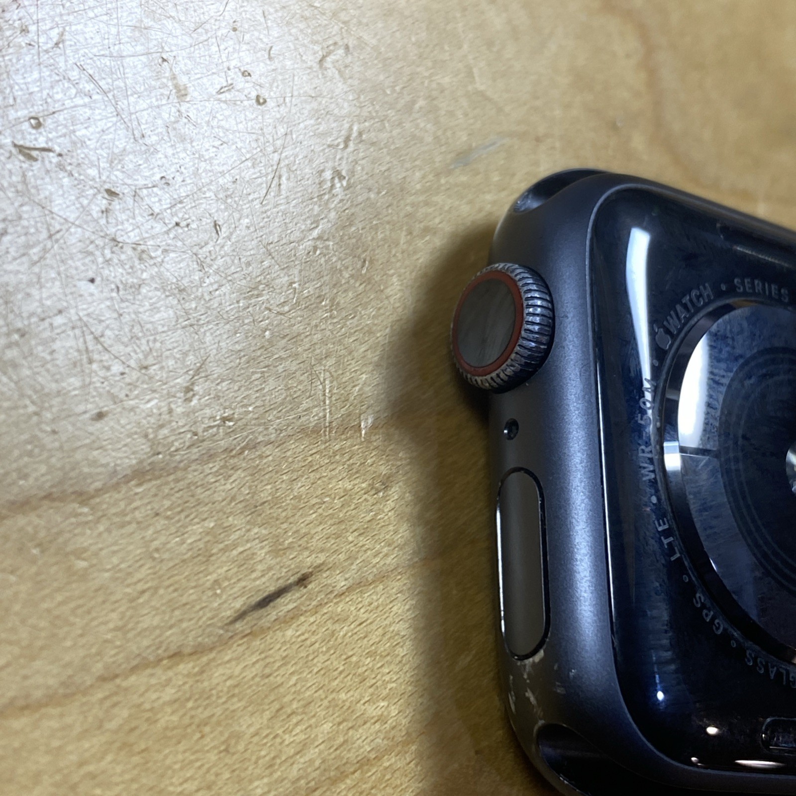 Apple Watch Series 4 / 40MM A1975 Aluminum Space Gray – Fair