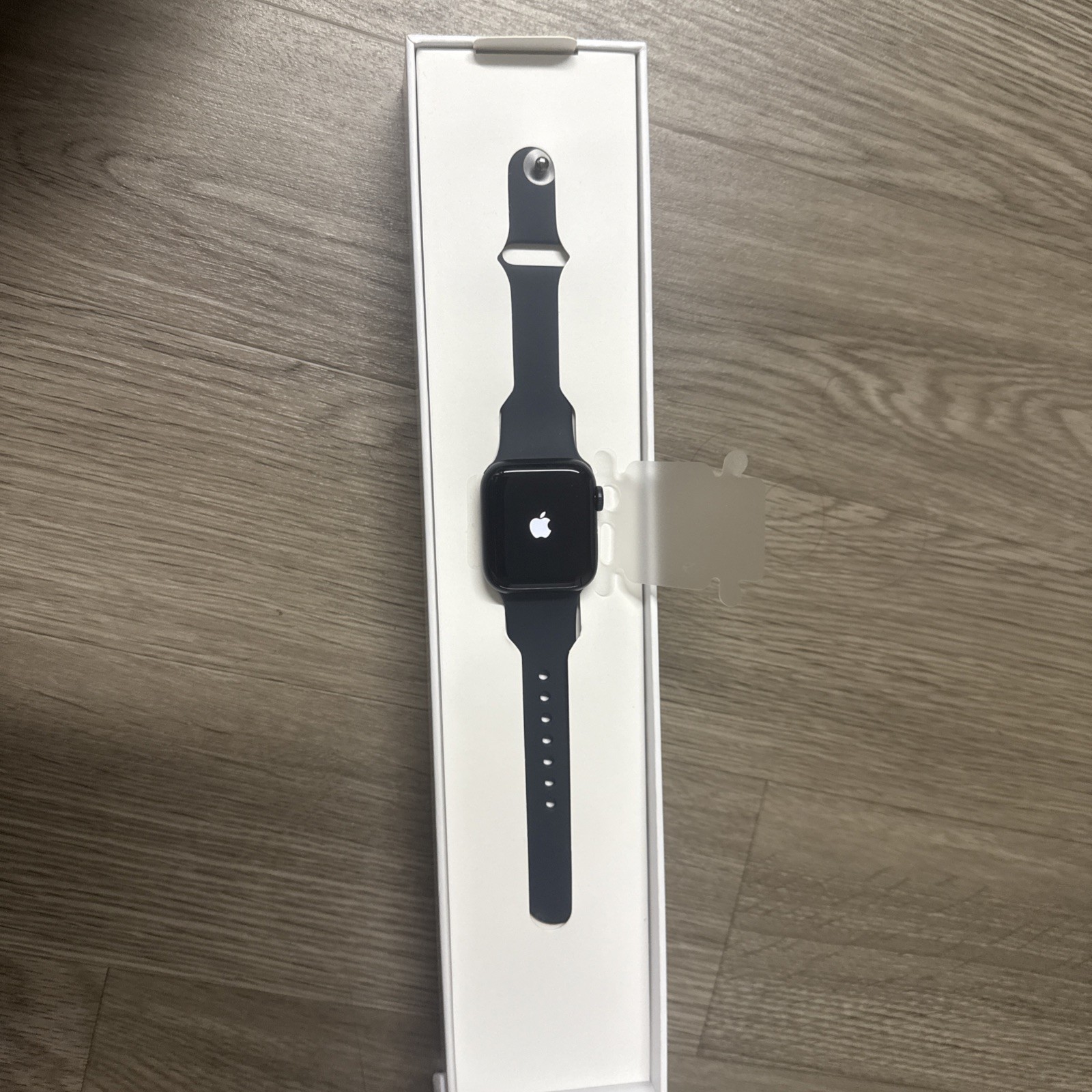 Apple Watch SE S/M 40mm Midnight Aluminum Case Midnight Sport Band – (MR9X3LL/A)