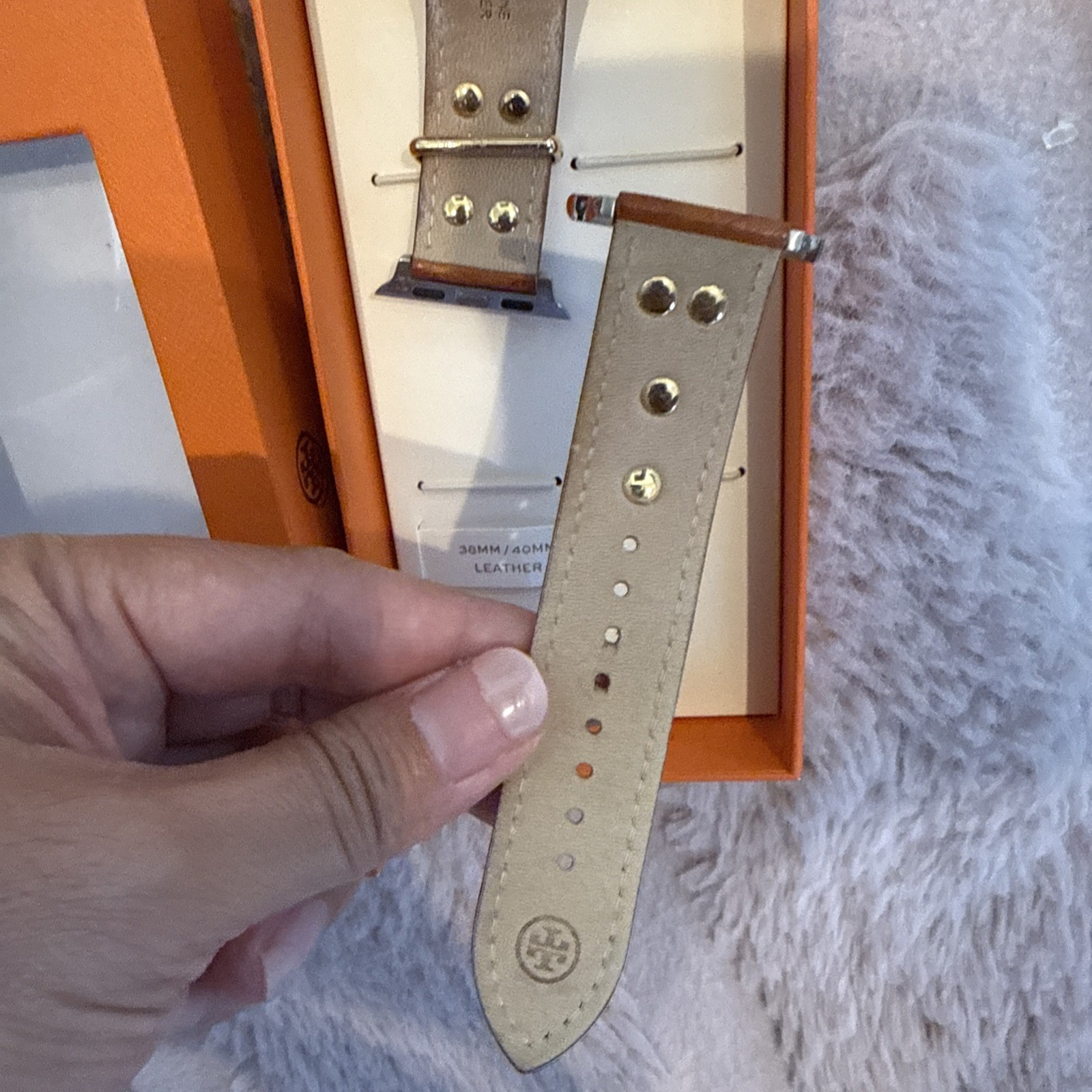 Tory Burch Woman’s leather band 38