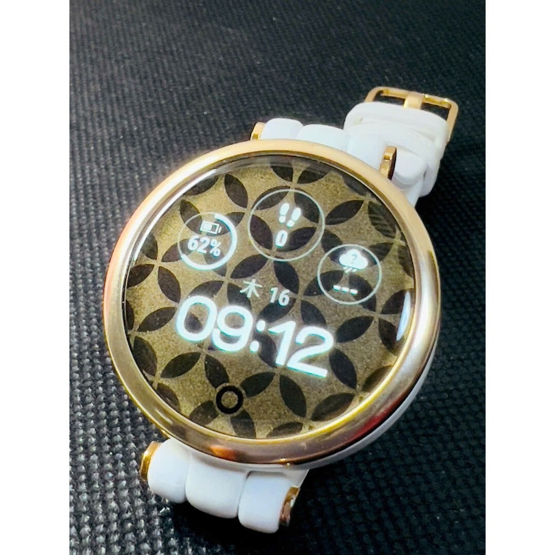 Garmin Lily Sport Edition Smartwatch Fitness White/Cream Gold