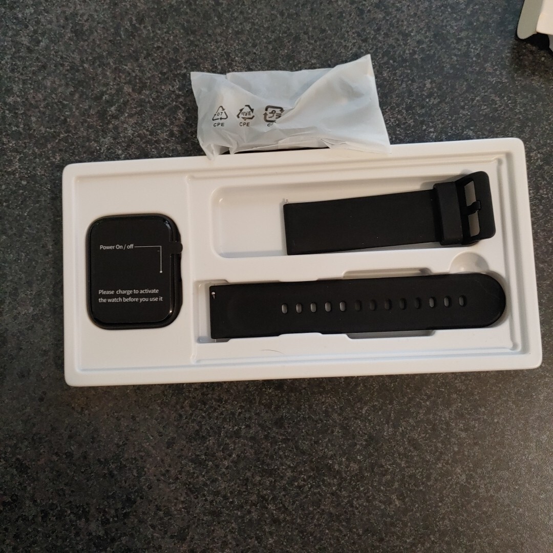 LIVIKEY Smart Watch Fitness Tracker with Heart Rate Monitor Pedometer Black