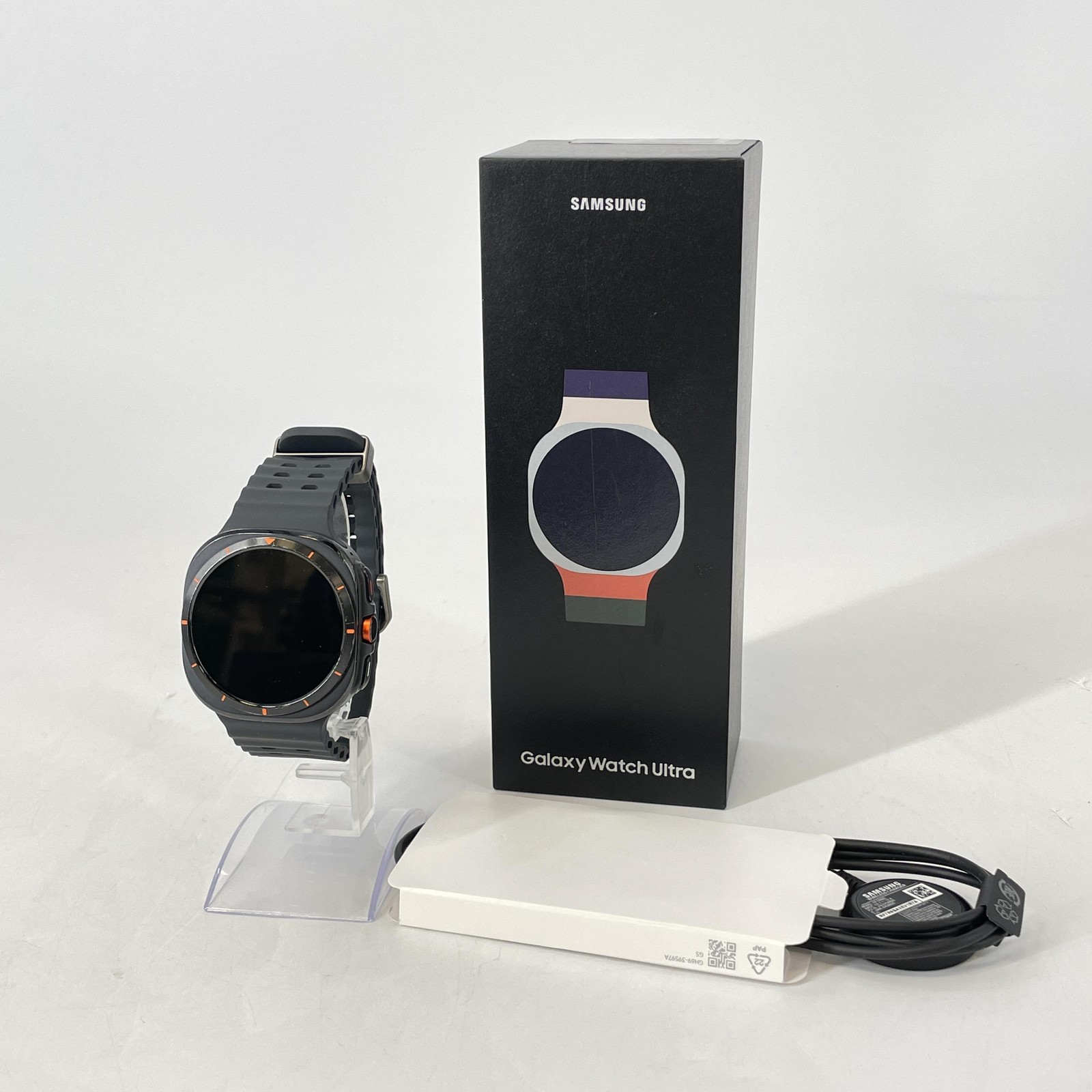 Samsung Galaxy Watch Ultra 47mm Gray Titanium (LTE) w/ Gray Marine Band – Good